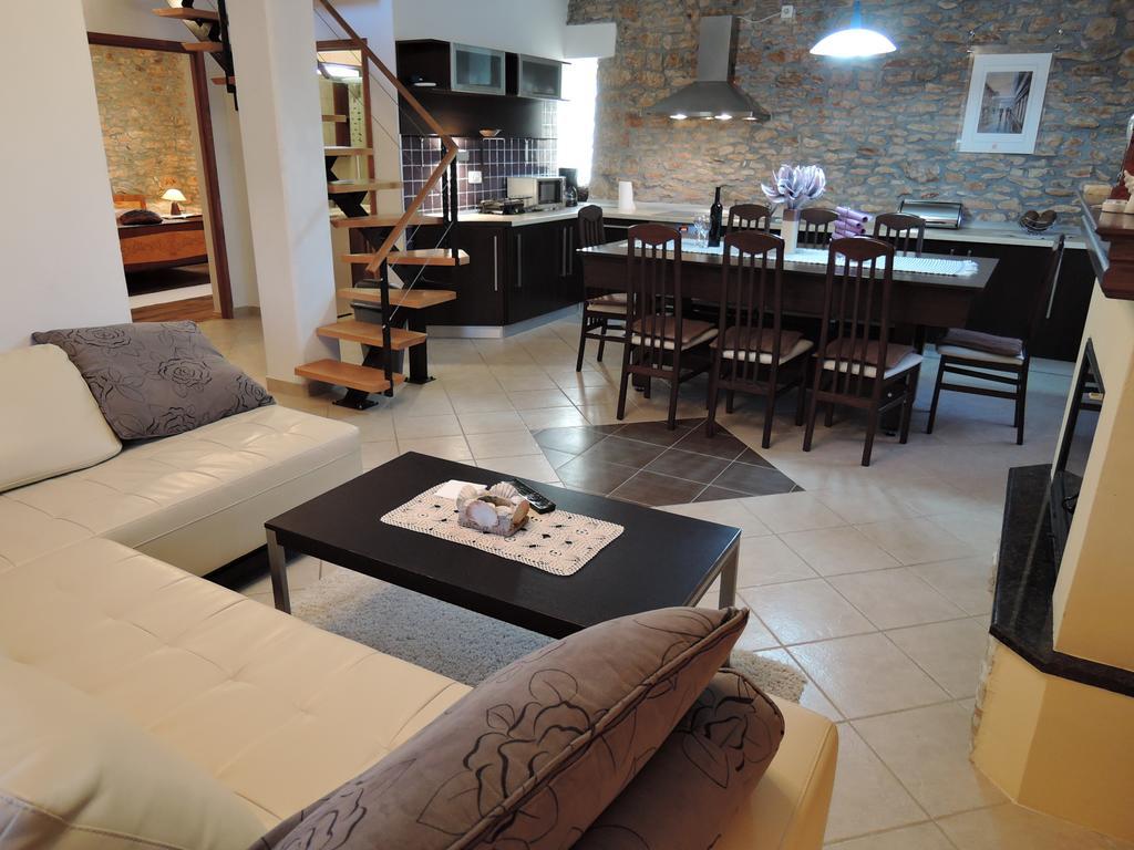 Rural House Gluic Villa Bogatic Bilik gambar